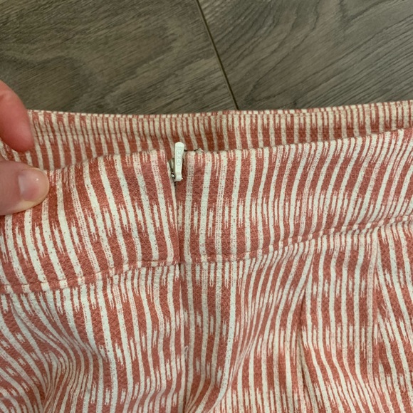 Loft Pink and White Pattern Pencil Skirt, size 00 - Picture 3 of 7